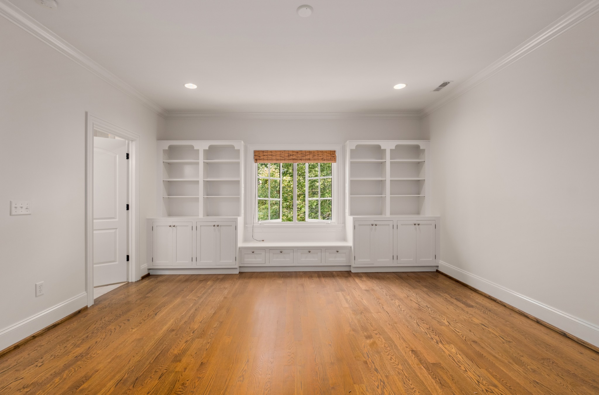 834 Lynnbrook Rd