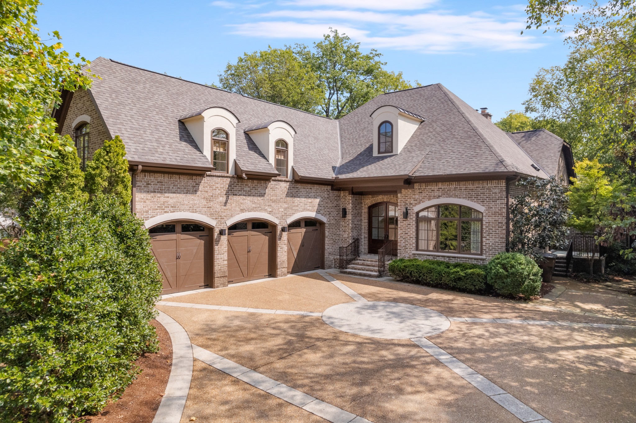 834 Lynnbrook Rd