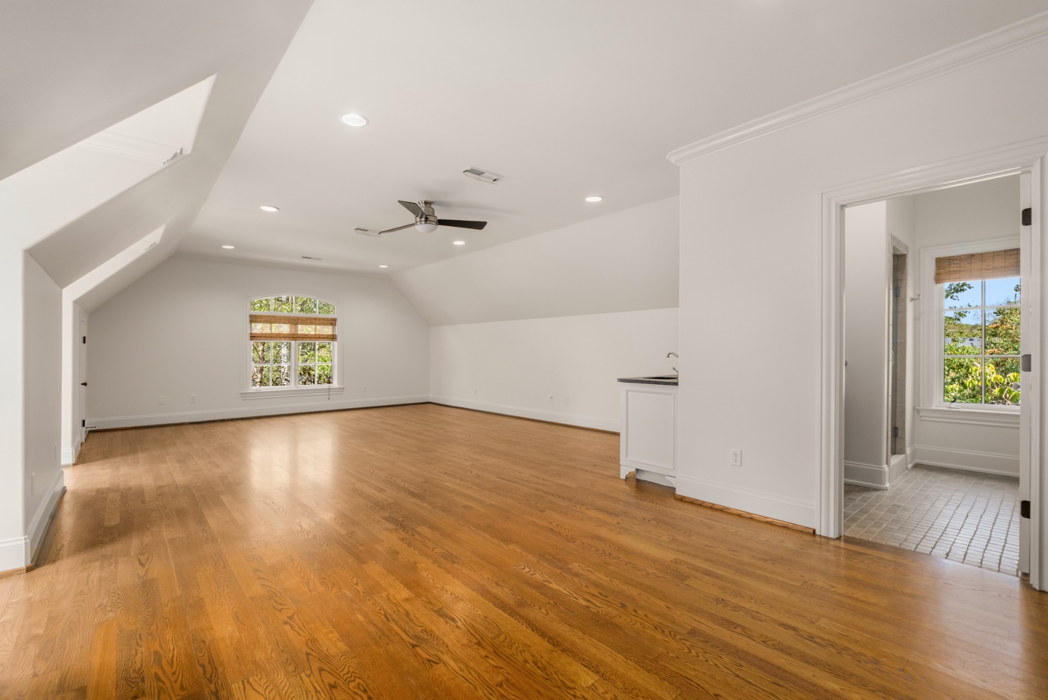 834 Lynnbrook Rd