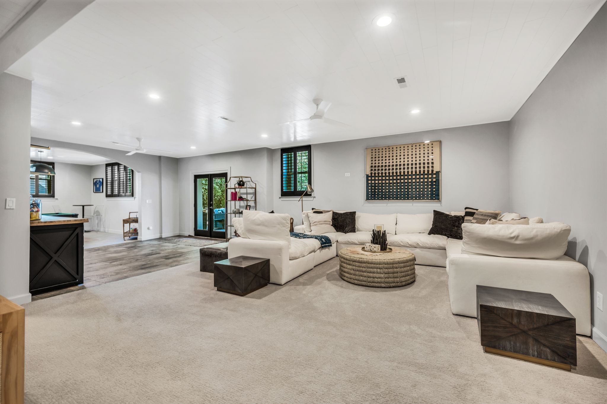1053 Wilshire Way
