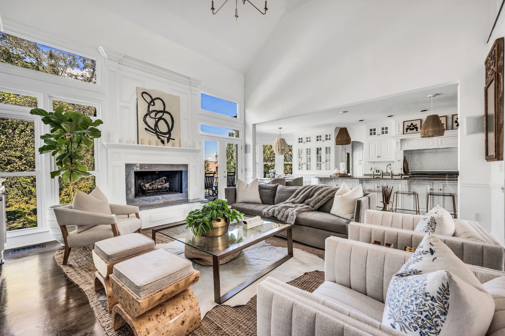 1053 Wilshire Way