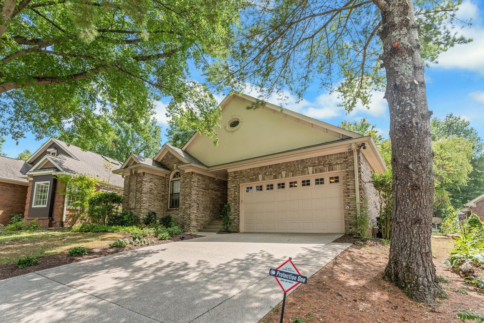 5506 Hearthstone Ln