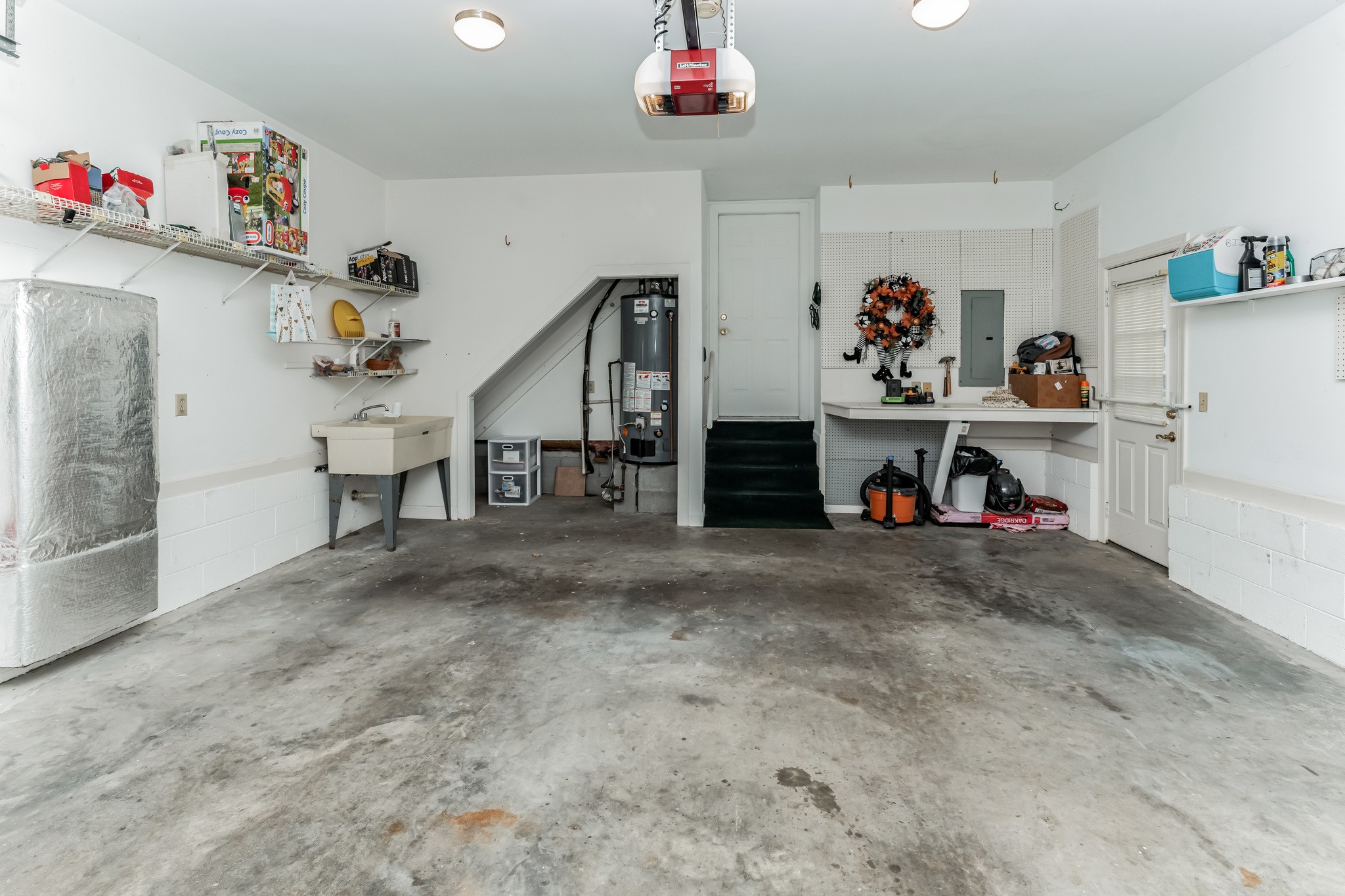 5506 Hearthstone Ln