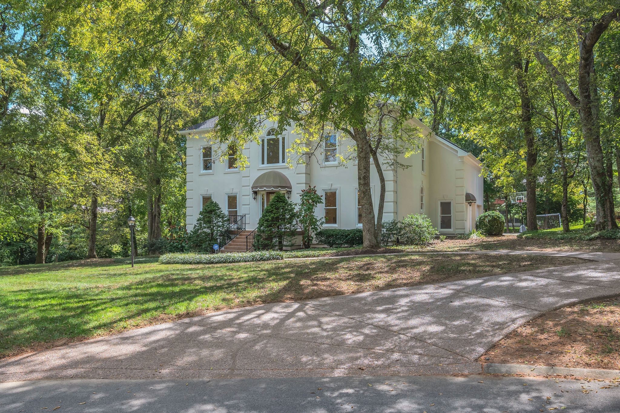 919 Hidden Oak Pl