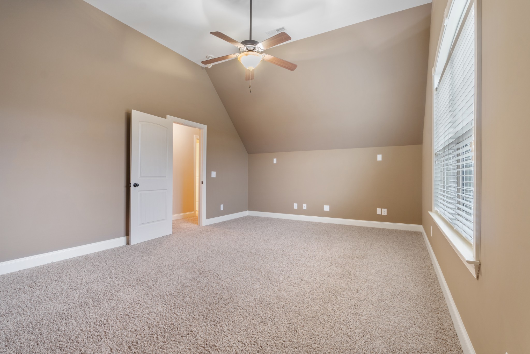 212 Windmill Trl