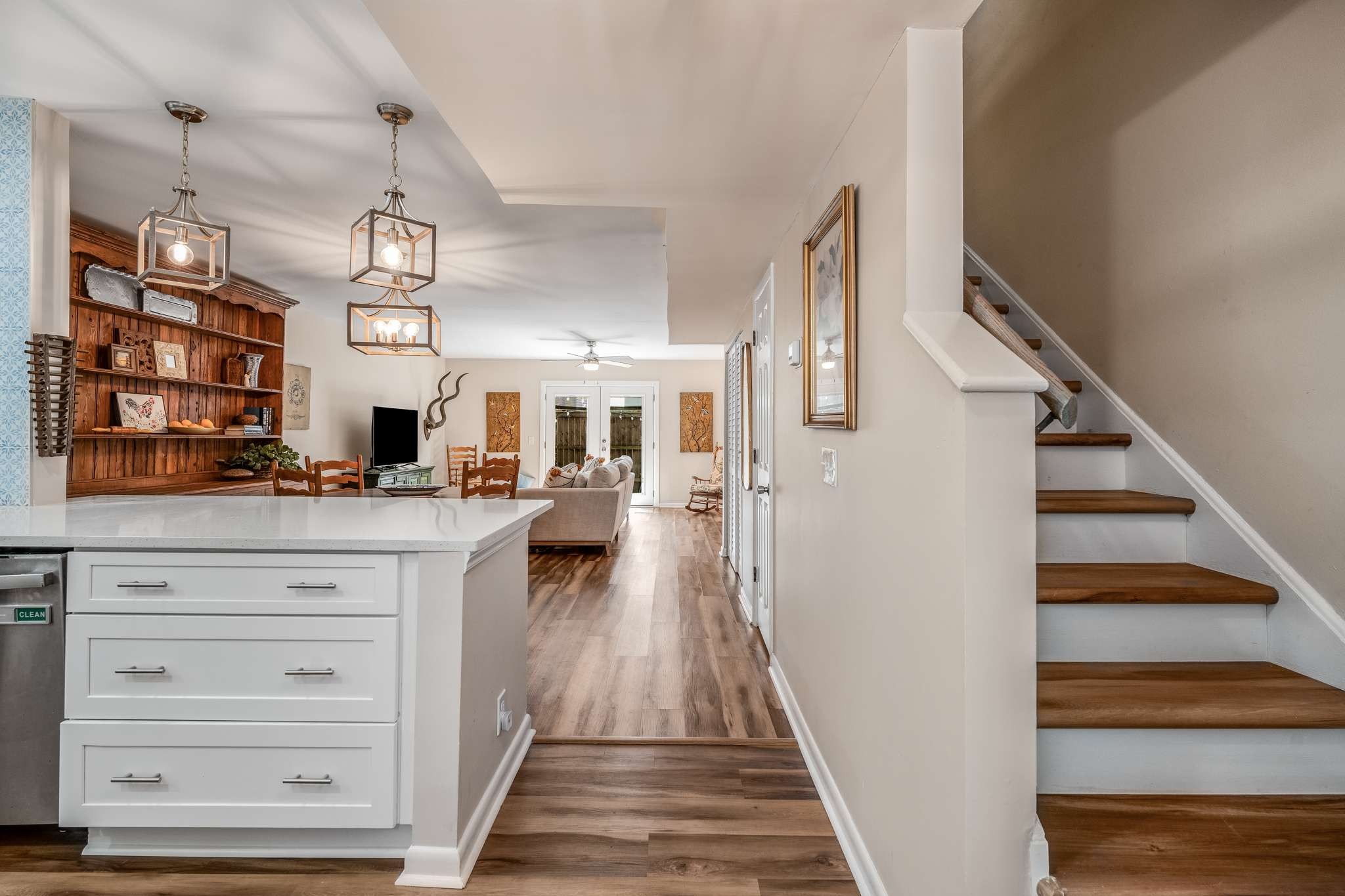 2097 Graybar Ln Unit: D2