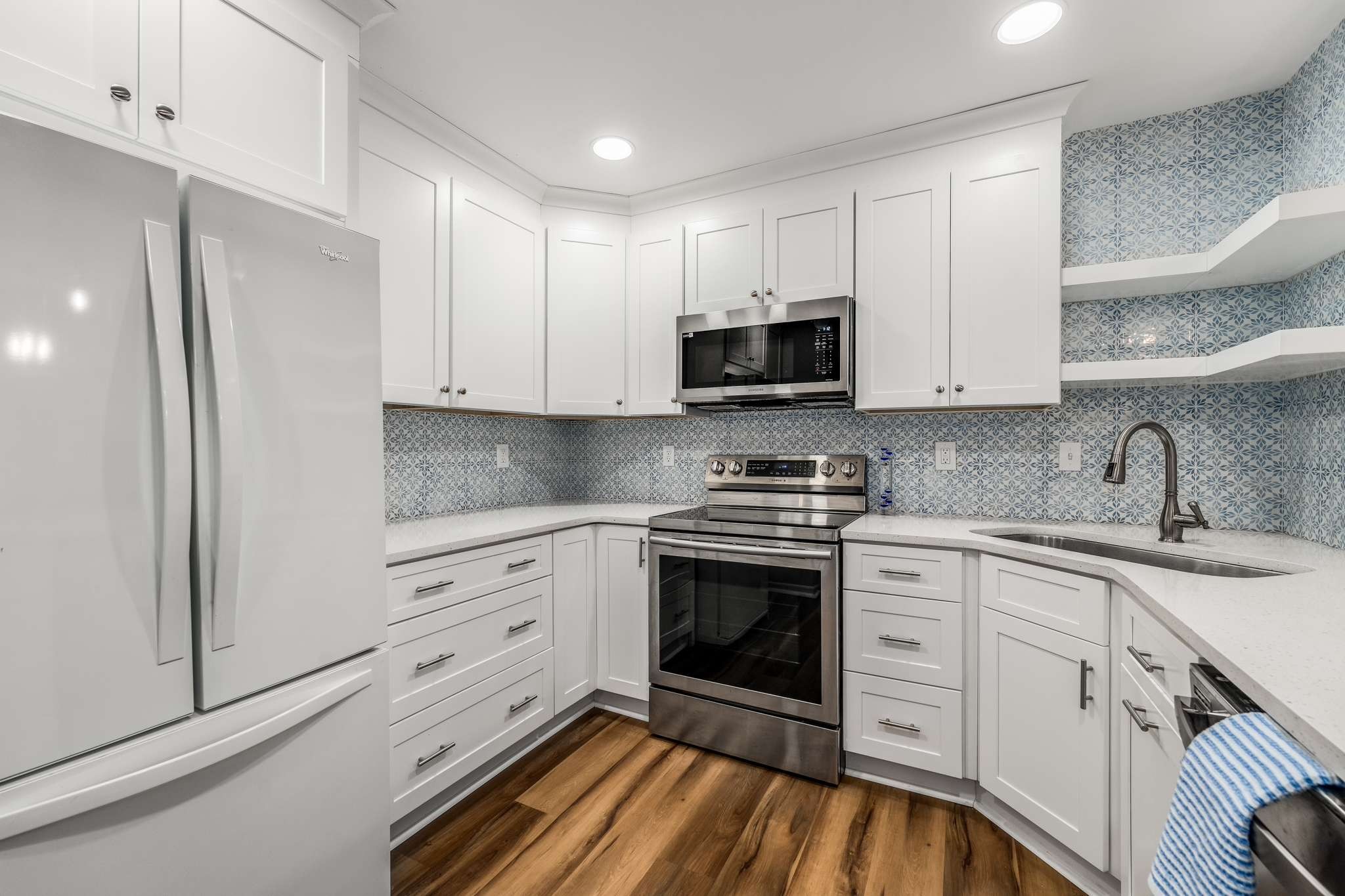 2097 Graybar Ln Unit: D2