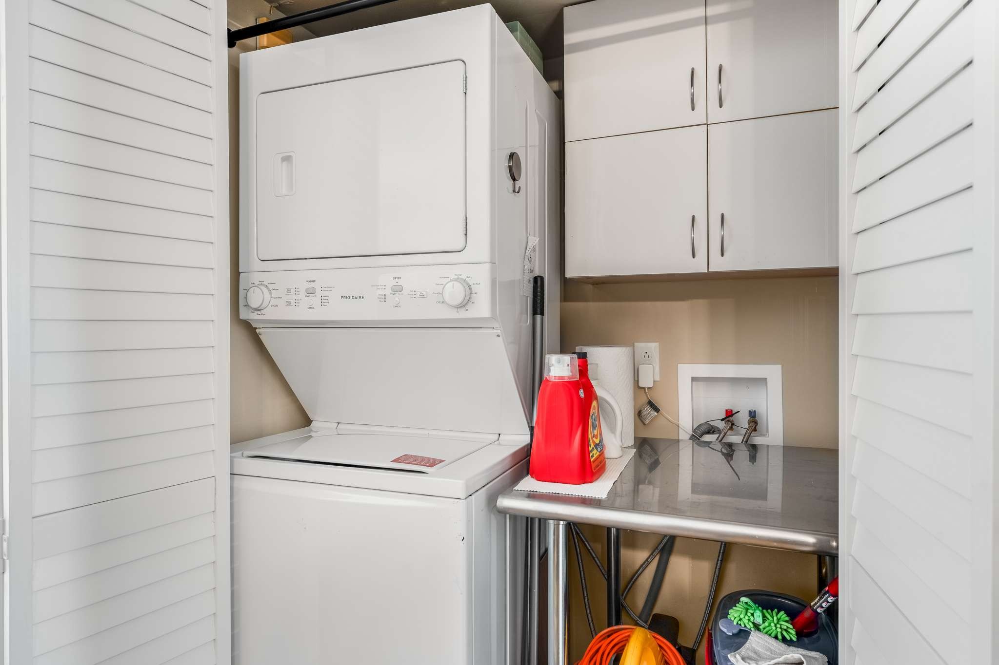2097 Graybar Ln Unit: D2