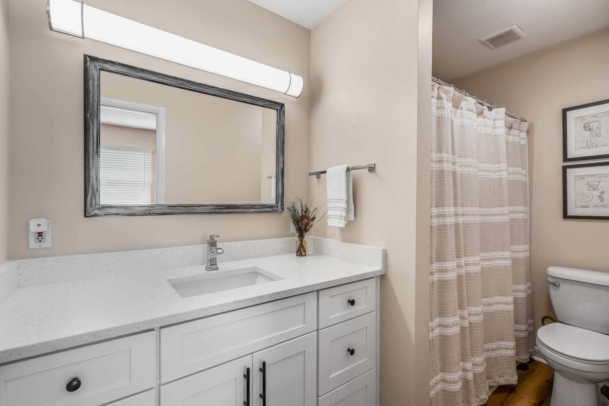 2097 Graybar Ln Unit: D2