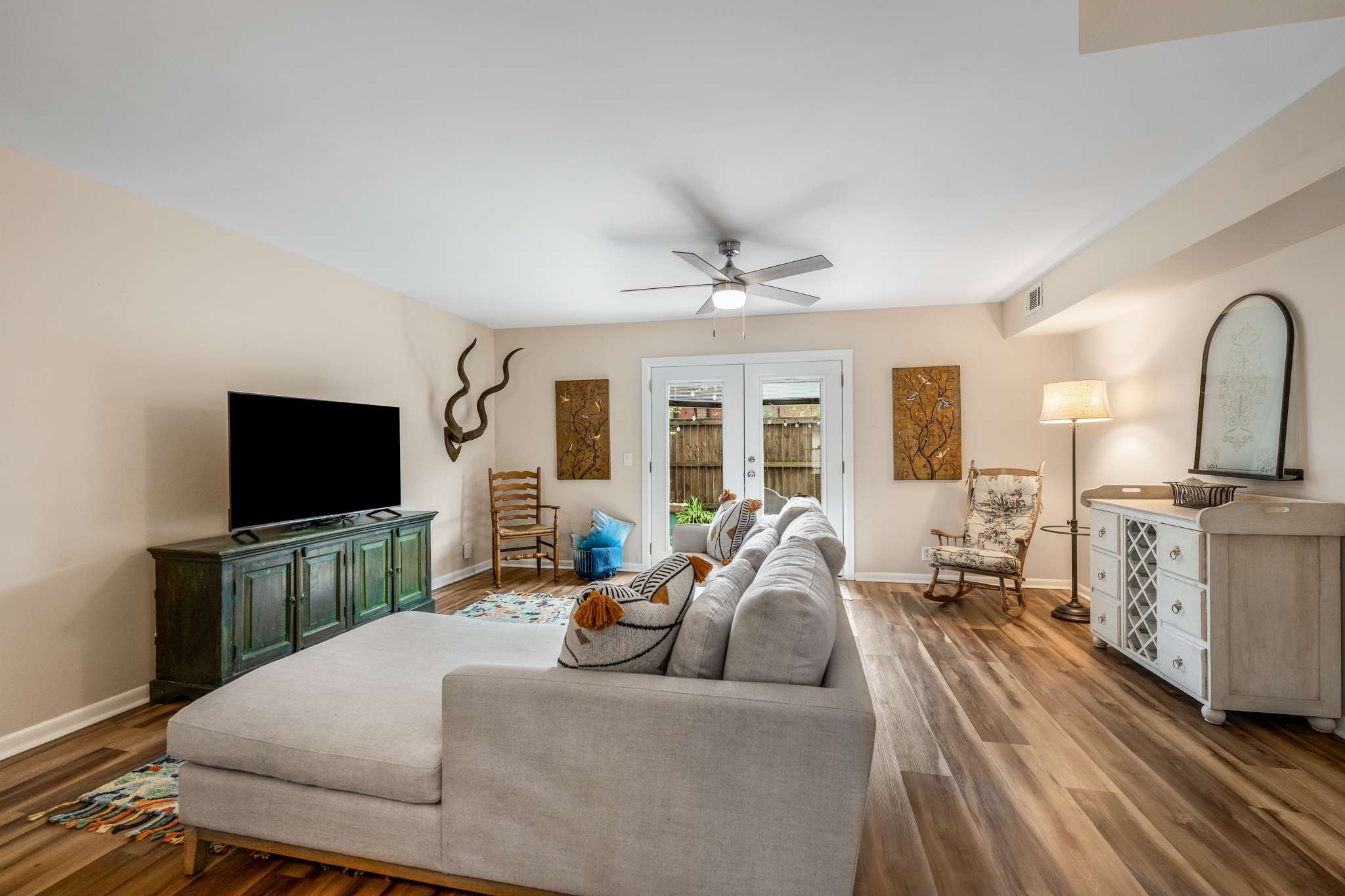 2097 Graybar Ln Unit: D2
