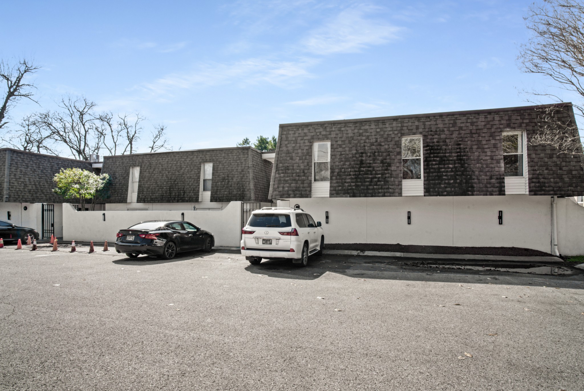 2097 Graybar Ln Unit: D2