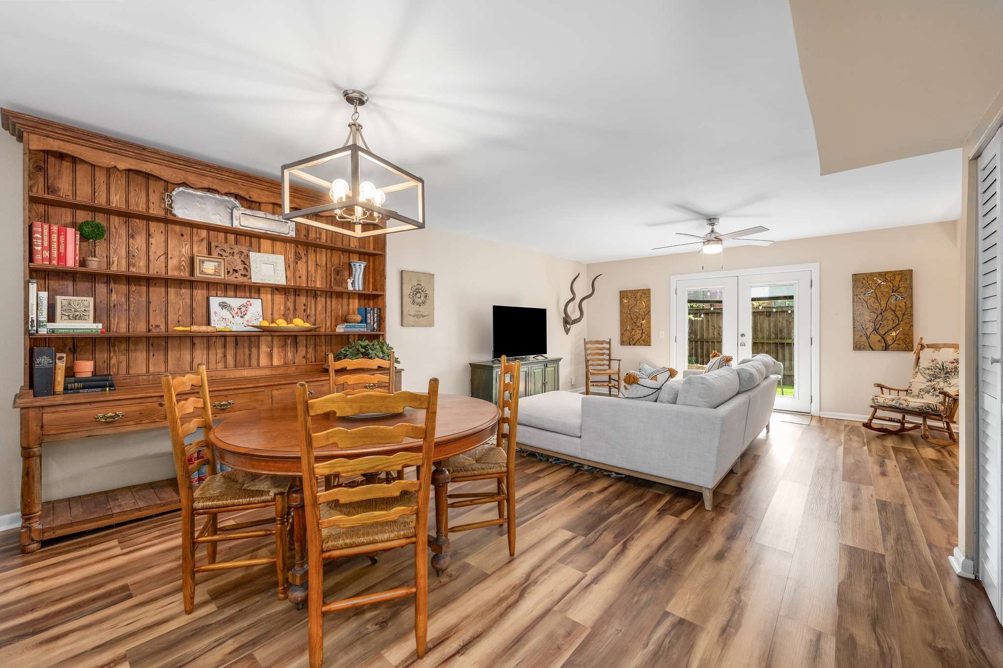 2097 Graybar Ln Unit: D2