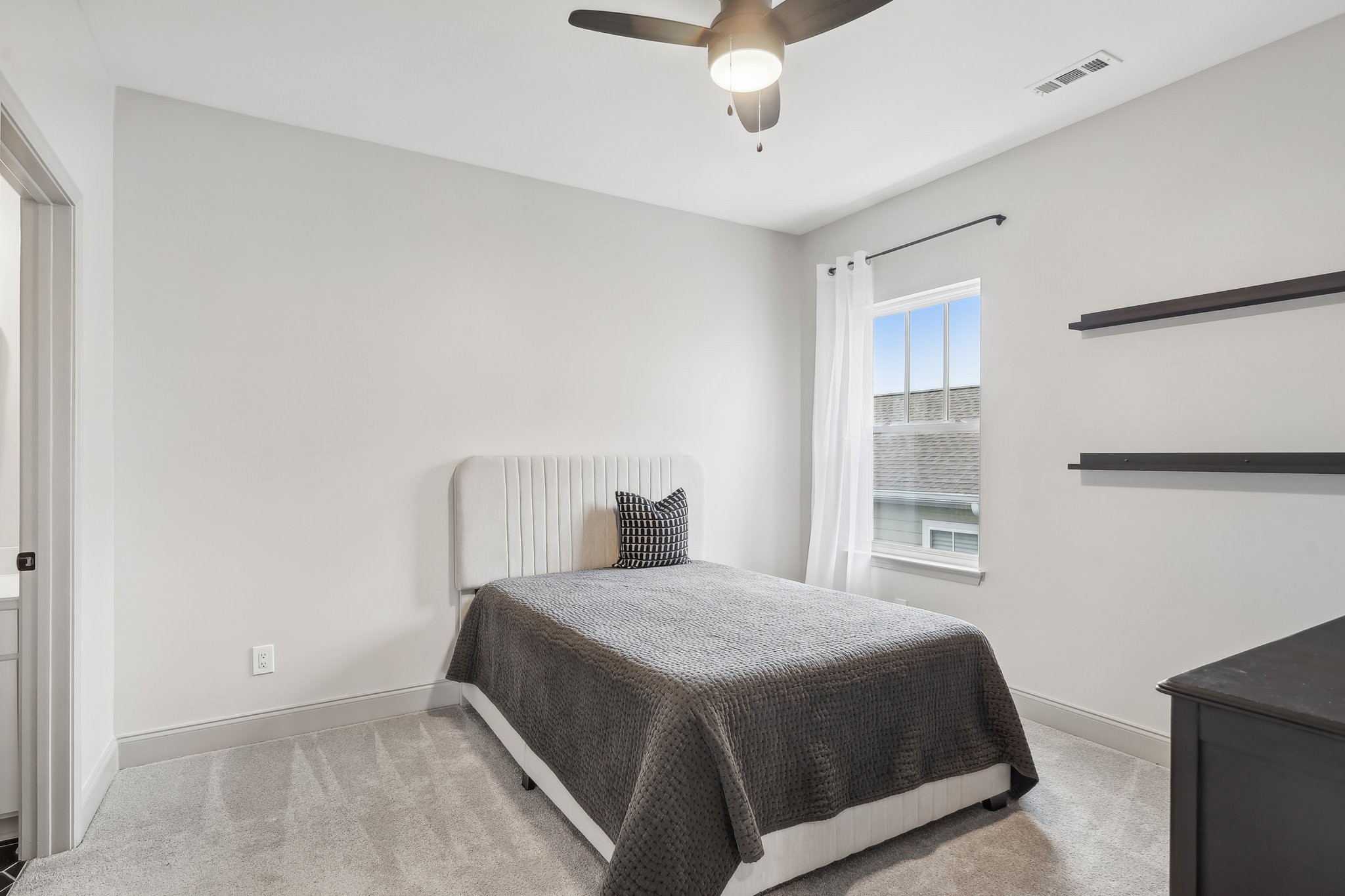 824 Goswell Dr