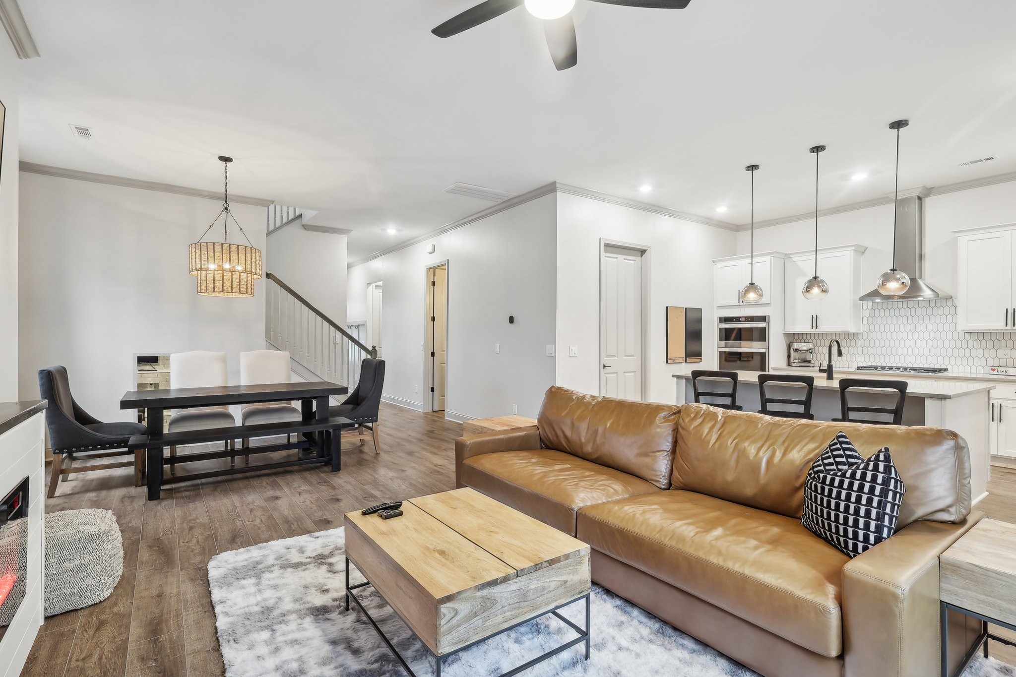 824 Goswell Dr