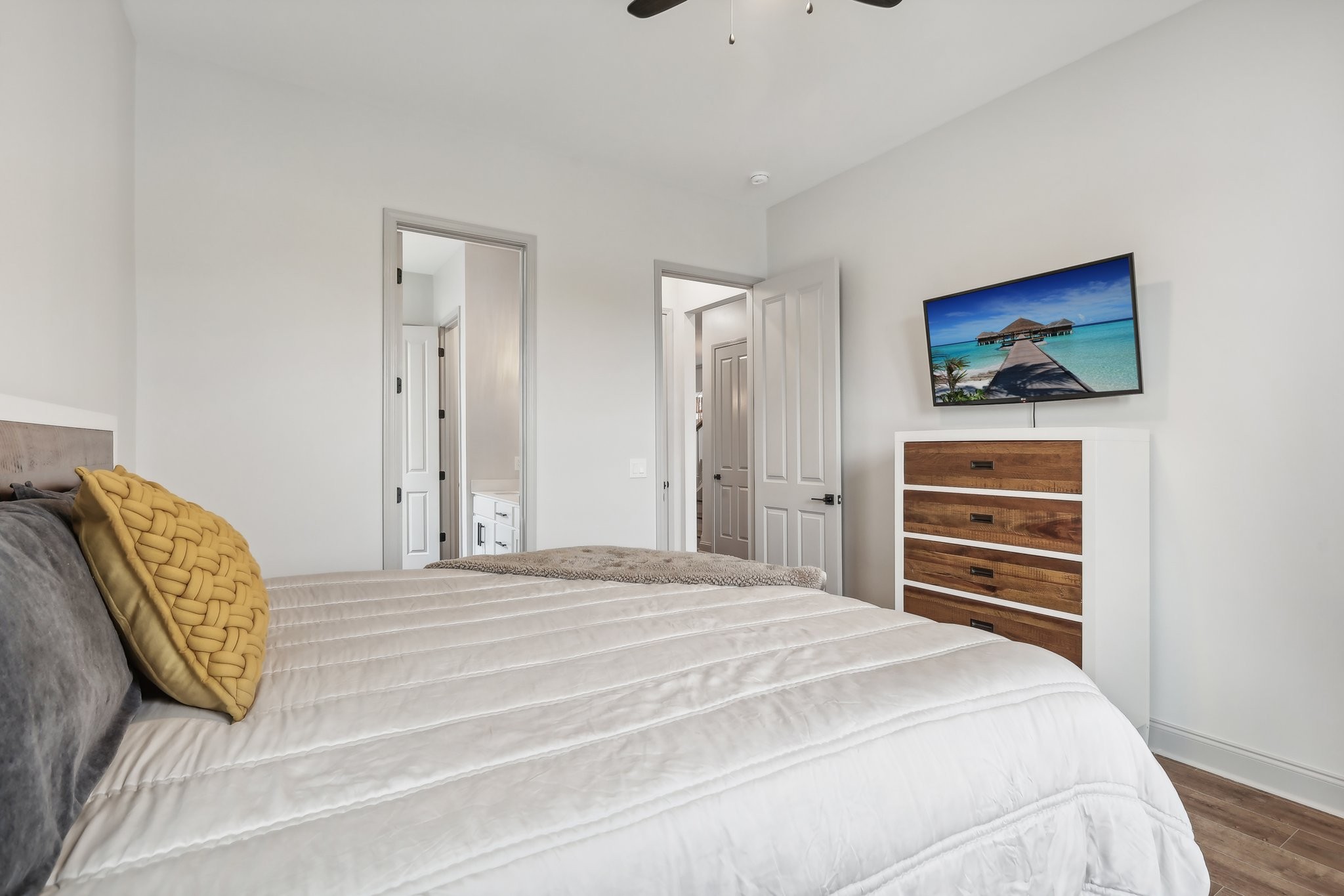 824 Goswell Dr