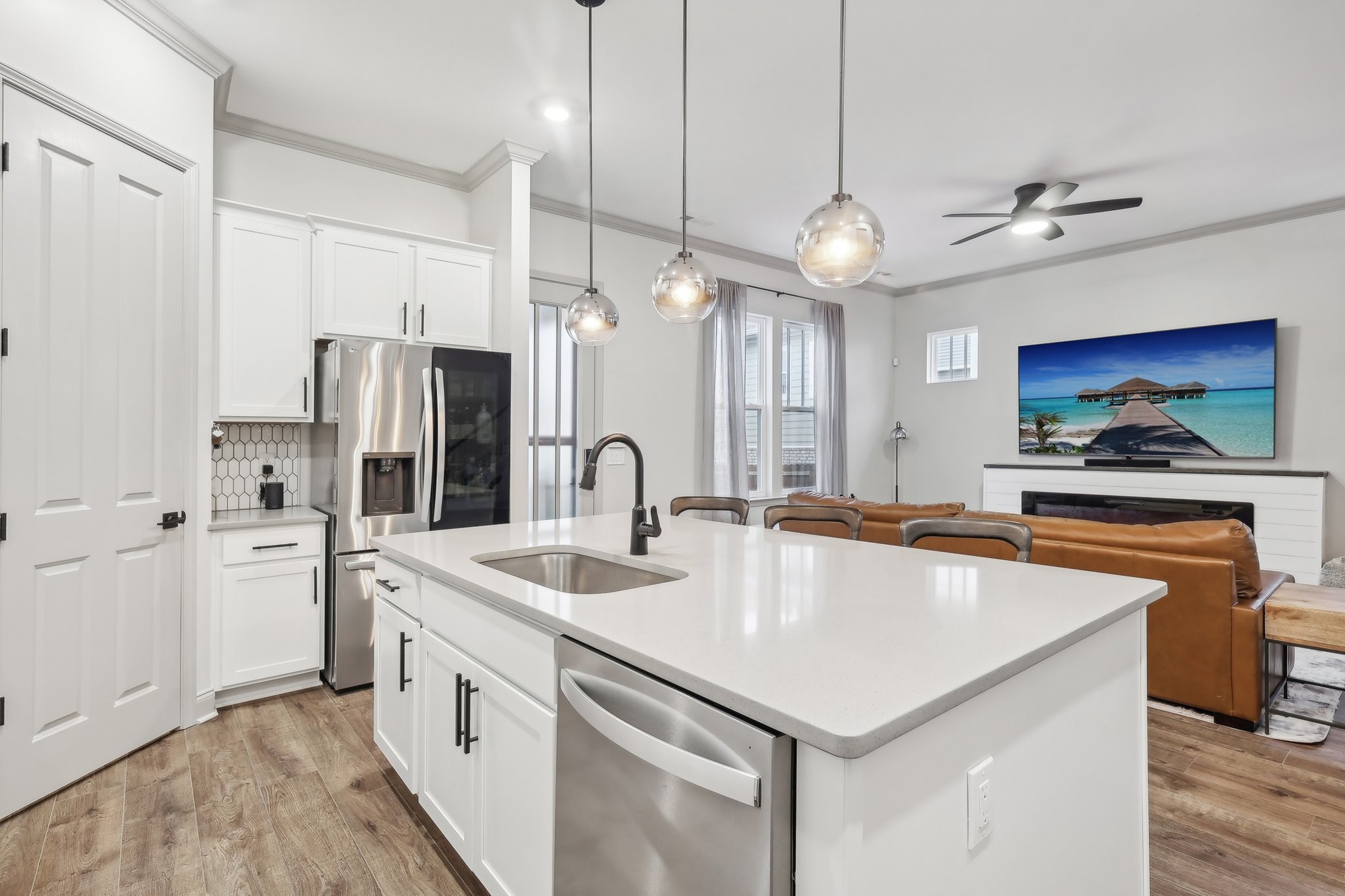 824 Goswell Dr