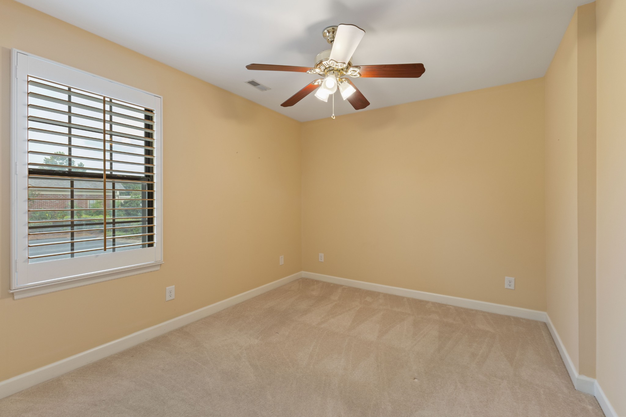 8023 Sunrise Cir