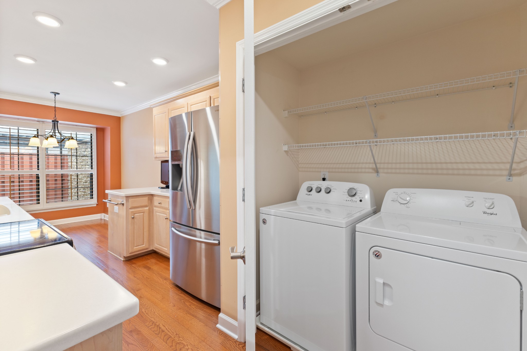 8023 Sunrise Cir