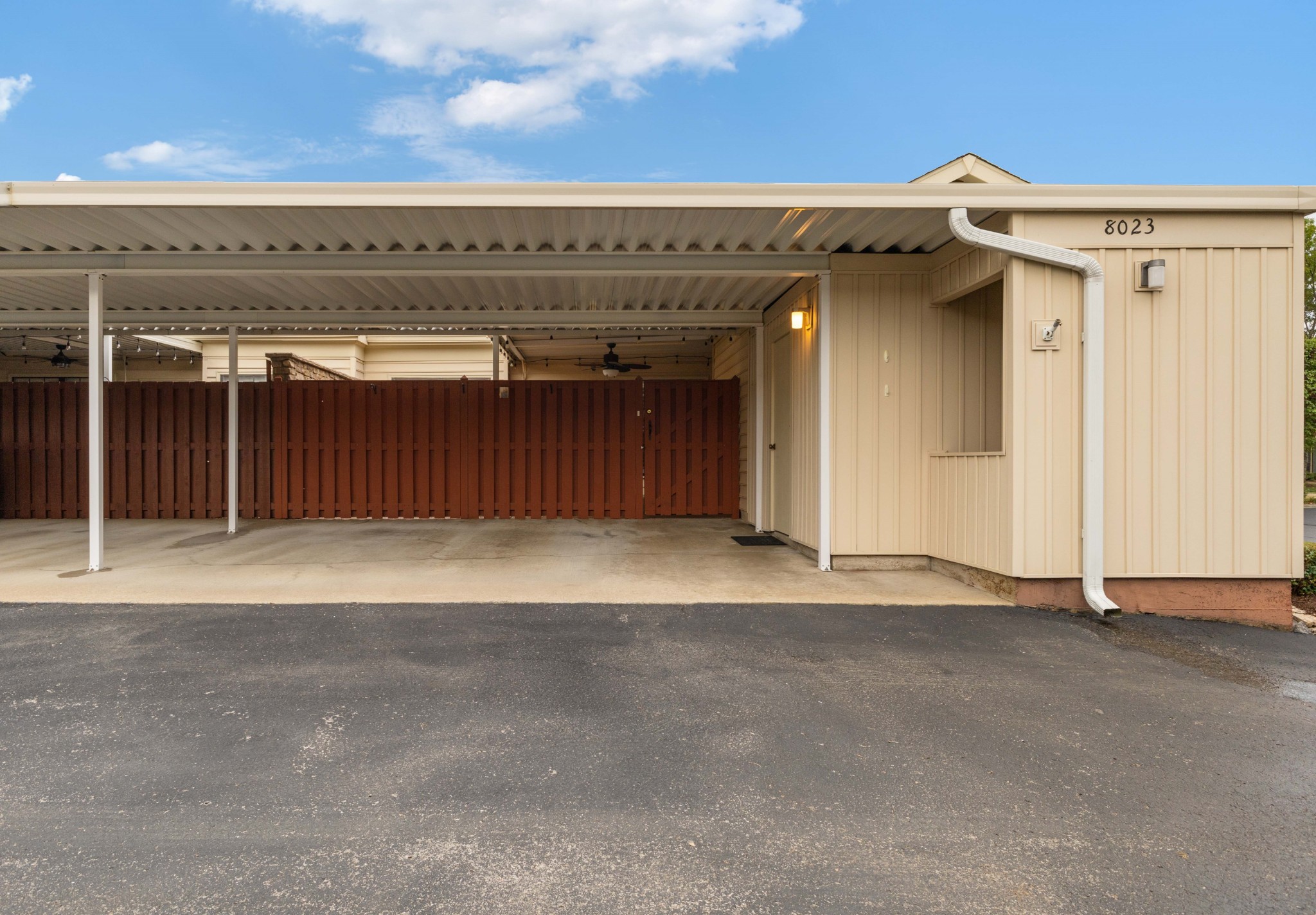 8023 Sunrise Cir