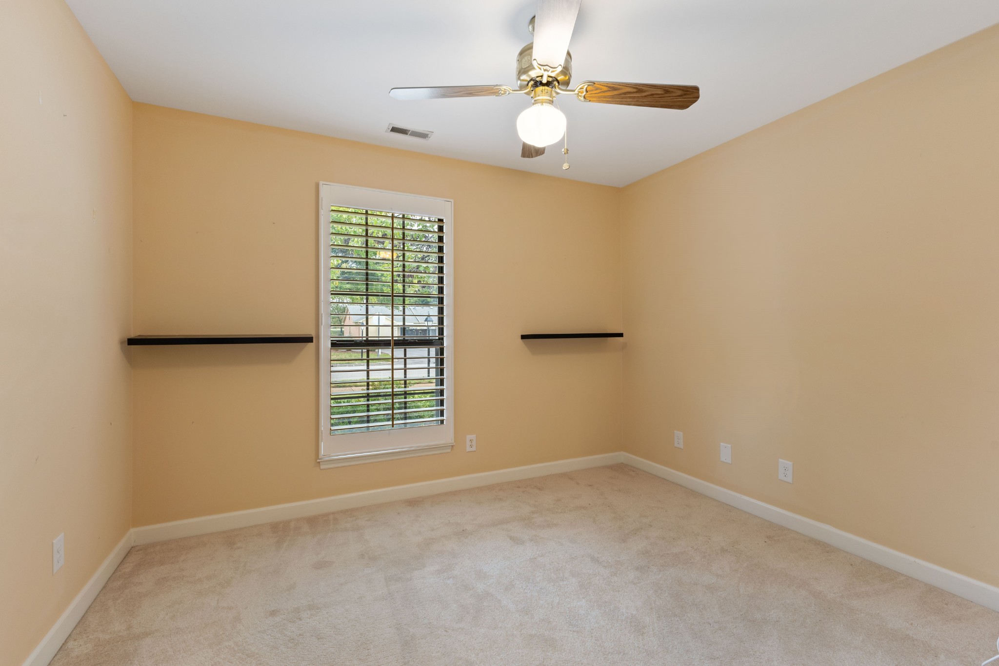 8023 Sunrise Cir
