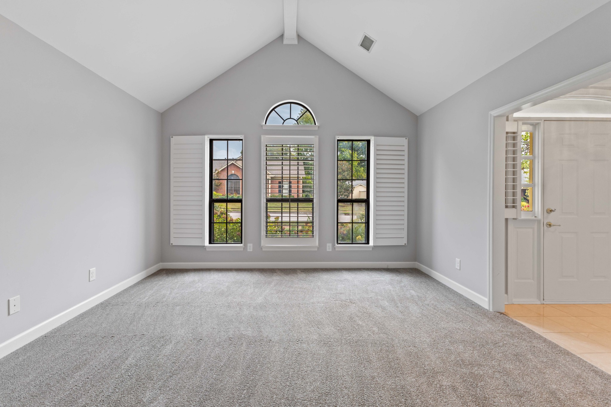 8023 Sunrise Cir
