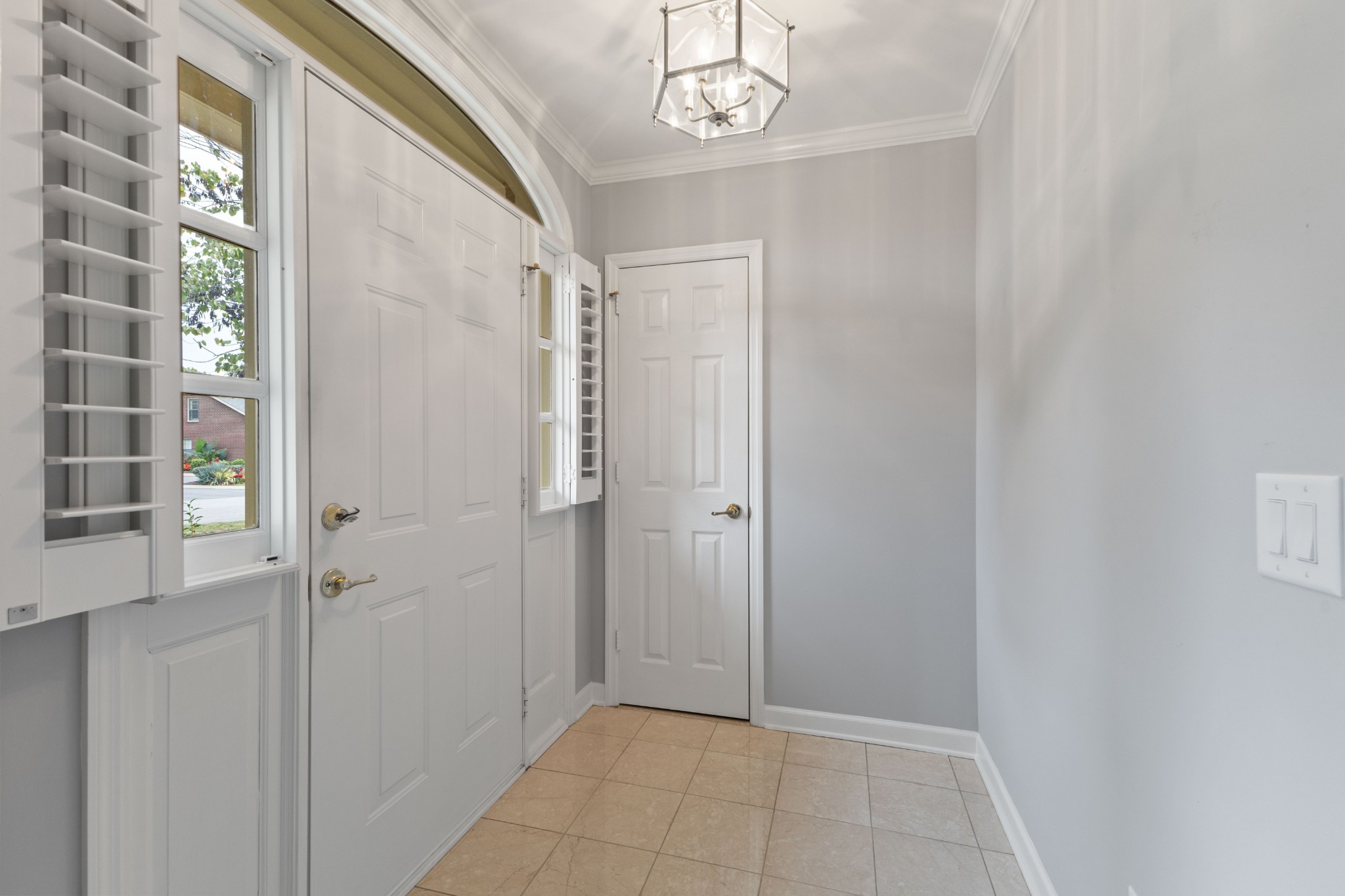 8023 Sunrise Cir