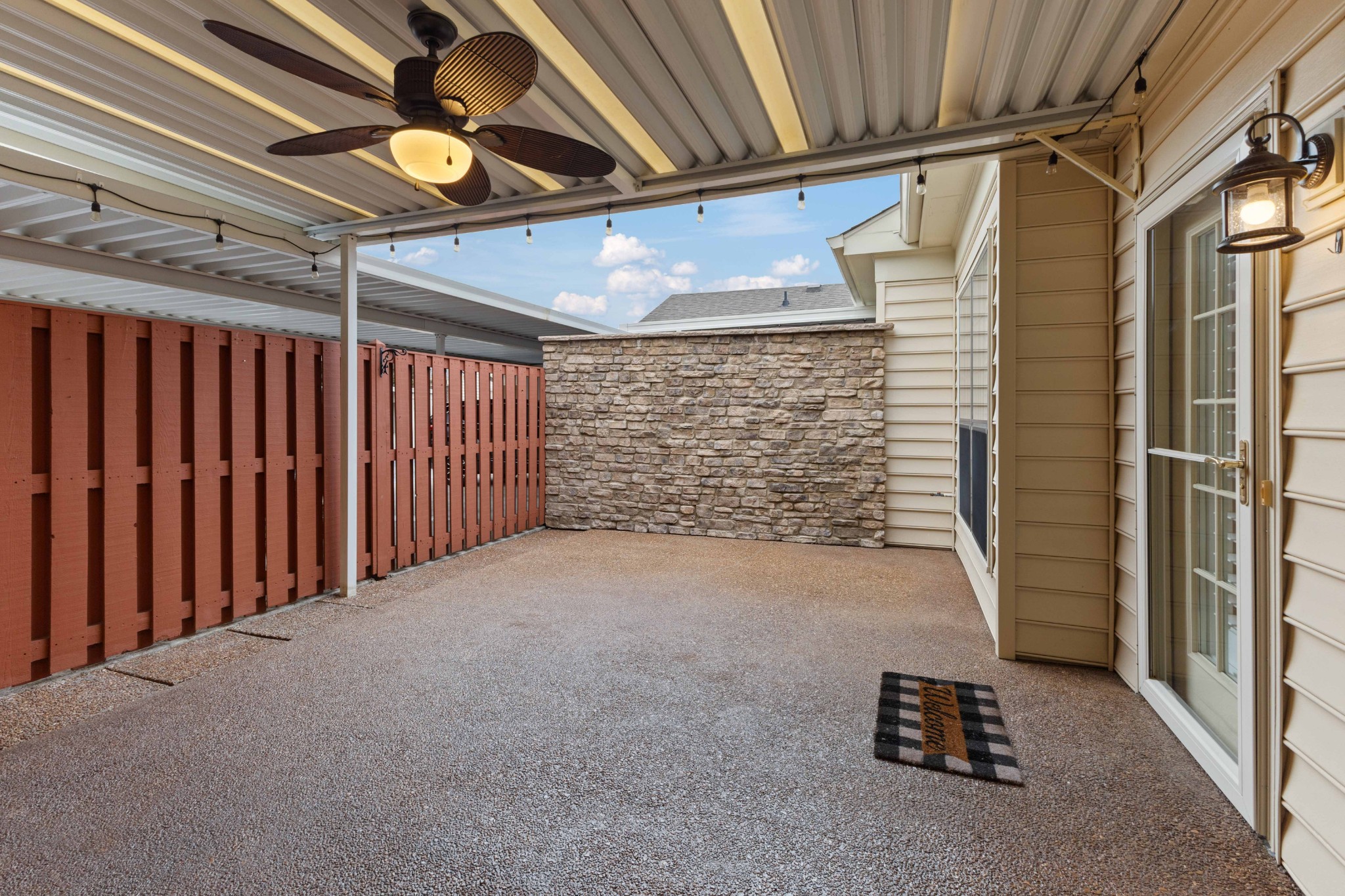 8023 Sunrise Cir