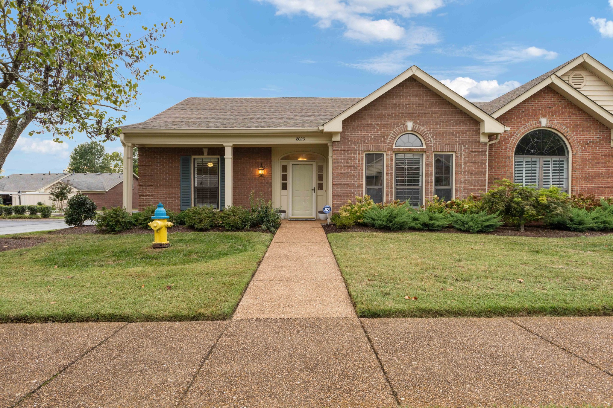 8023 Sunrise Cir