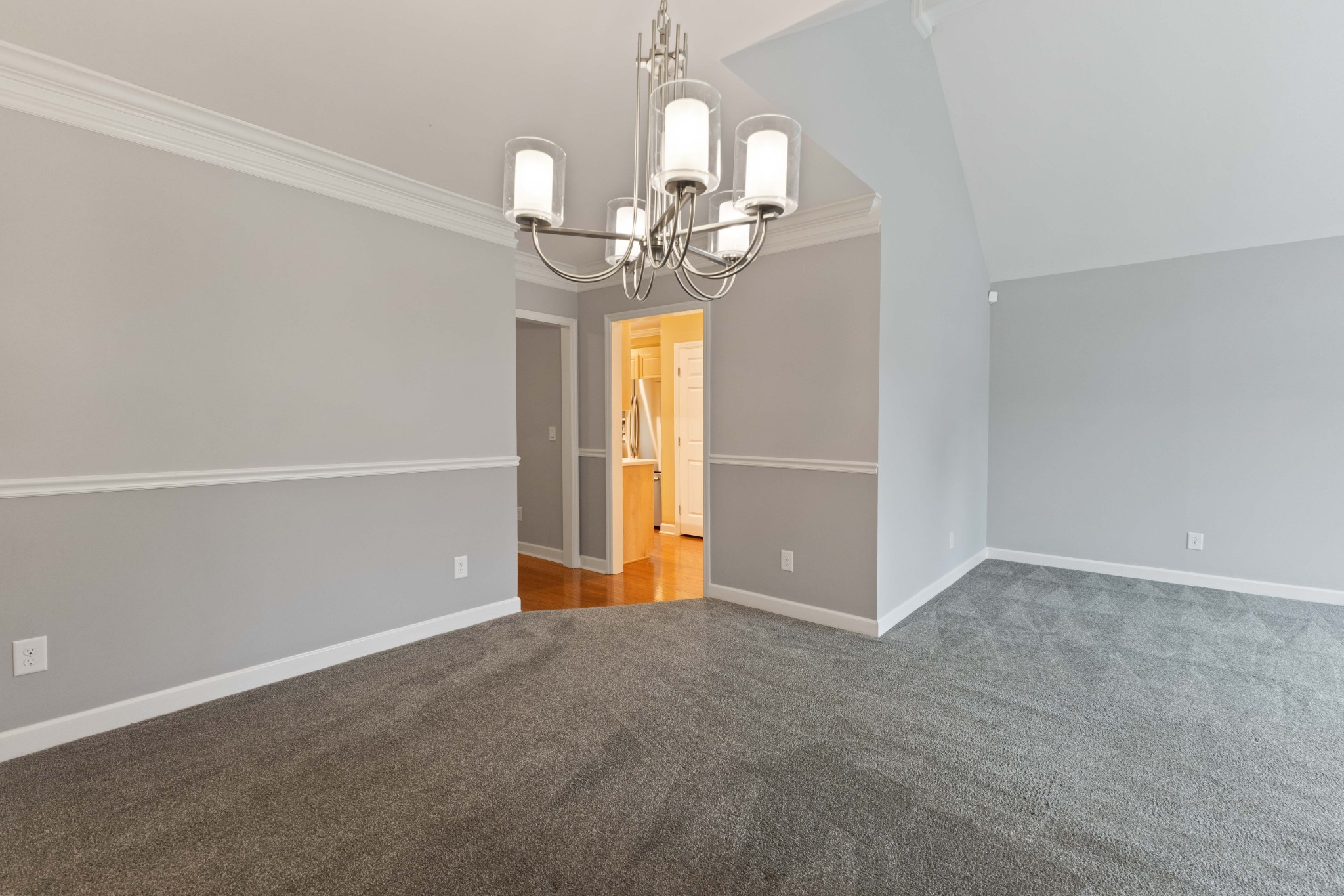 8023 Sunrise Cir