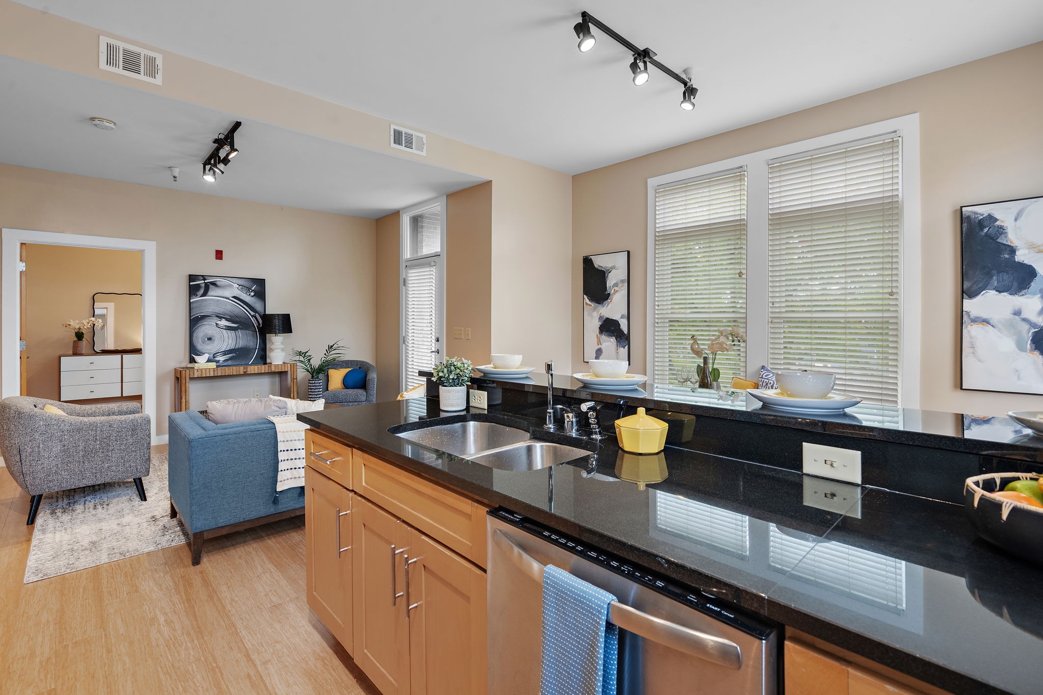 1706 18th Ave, S Unit: 301