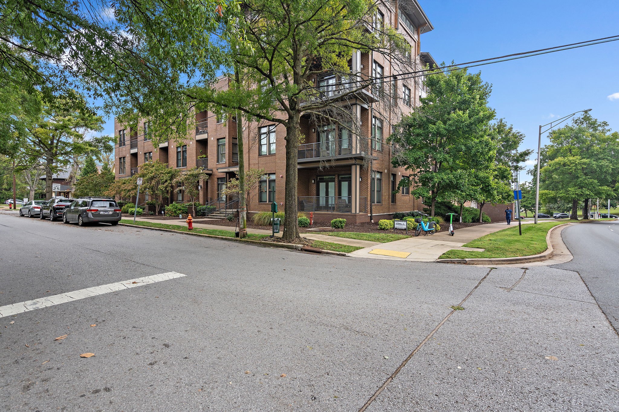 1706 18th Ave, S Unit: 301
