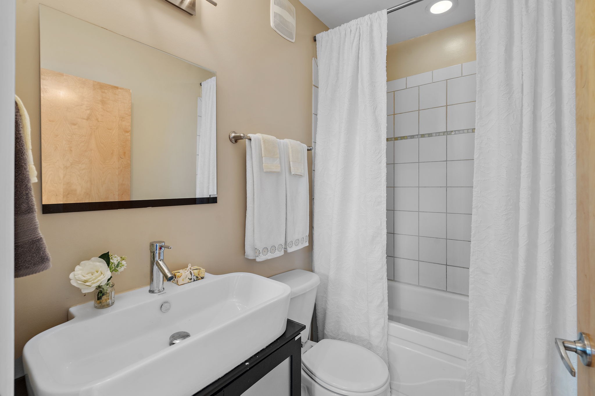 1706 18th Ave, S Unit: 301