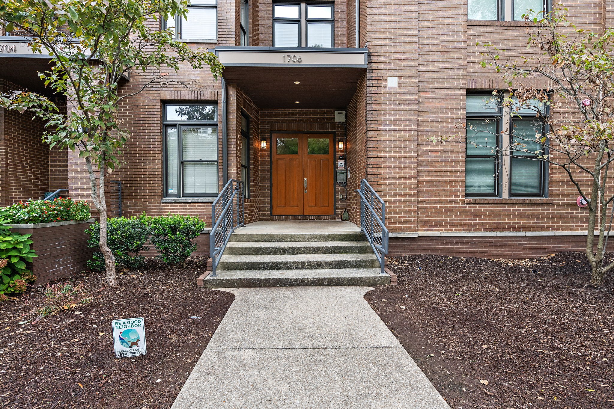 1706 18th Ave, S Unit: 301