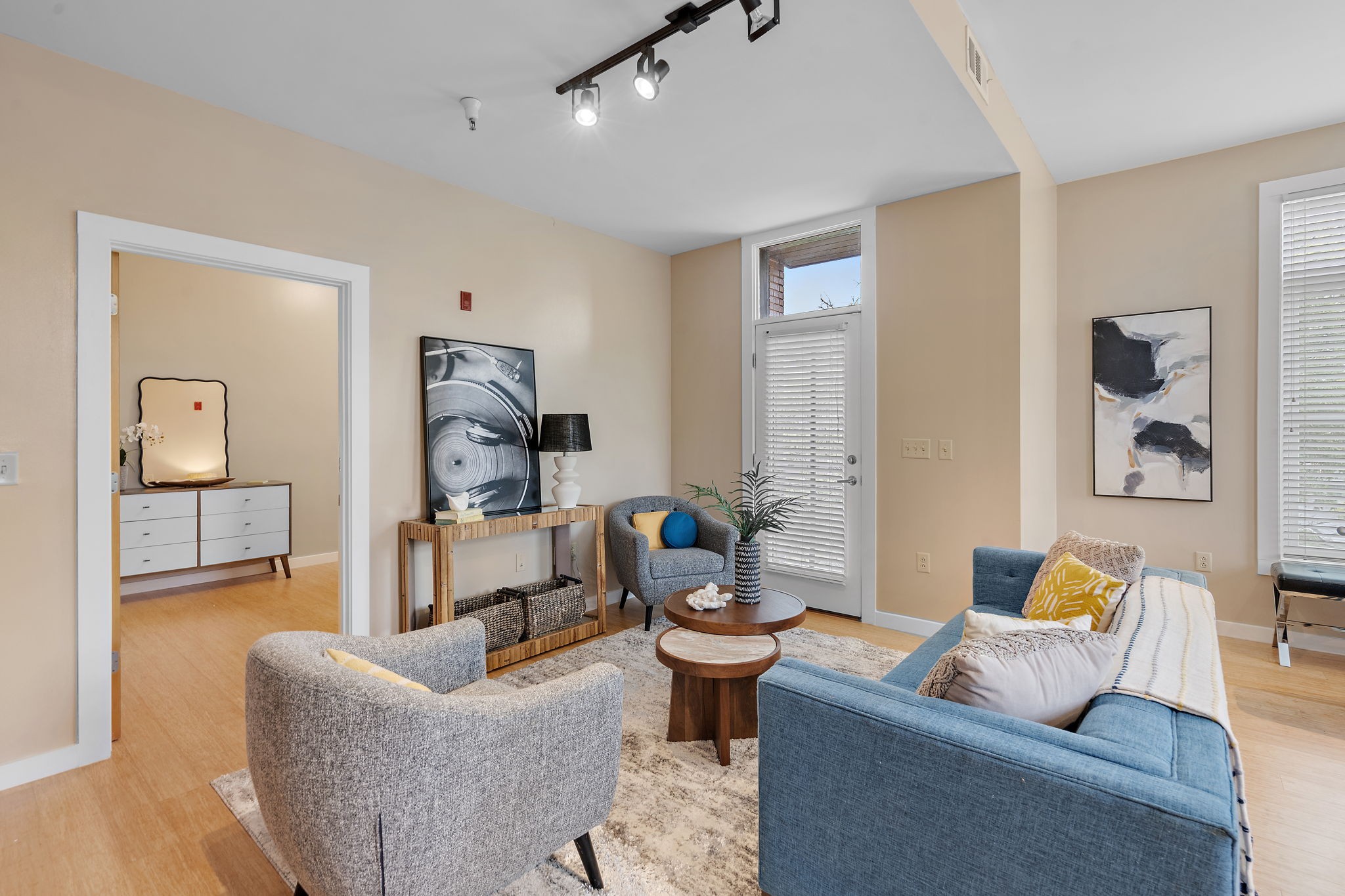 1706 18th Ave, S Unit: 301