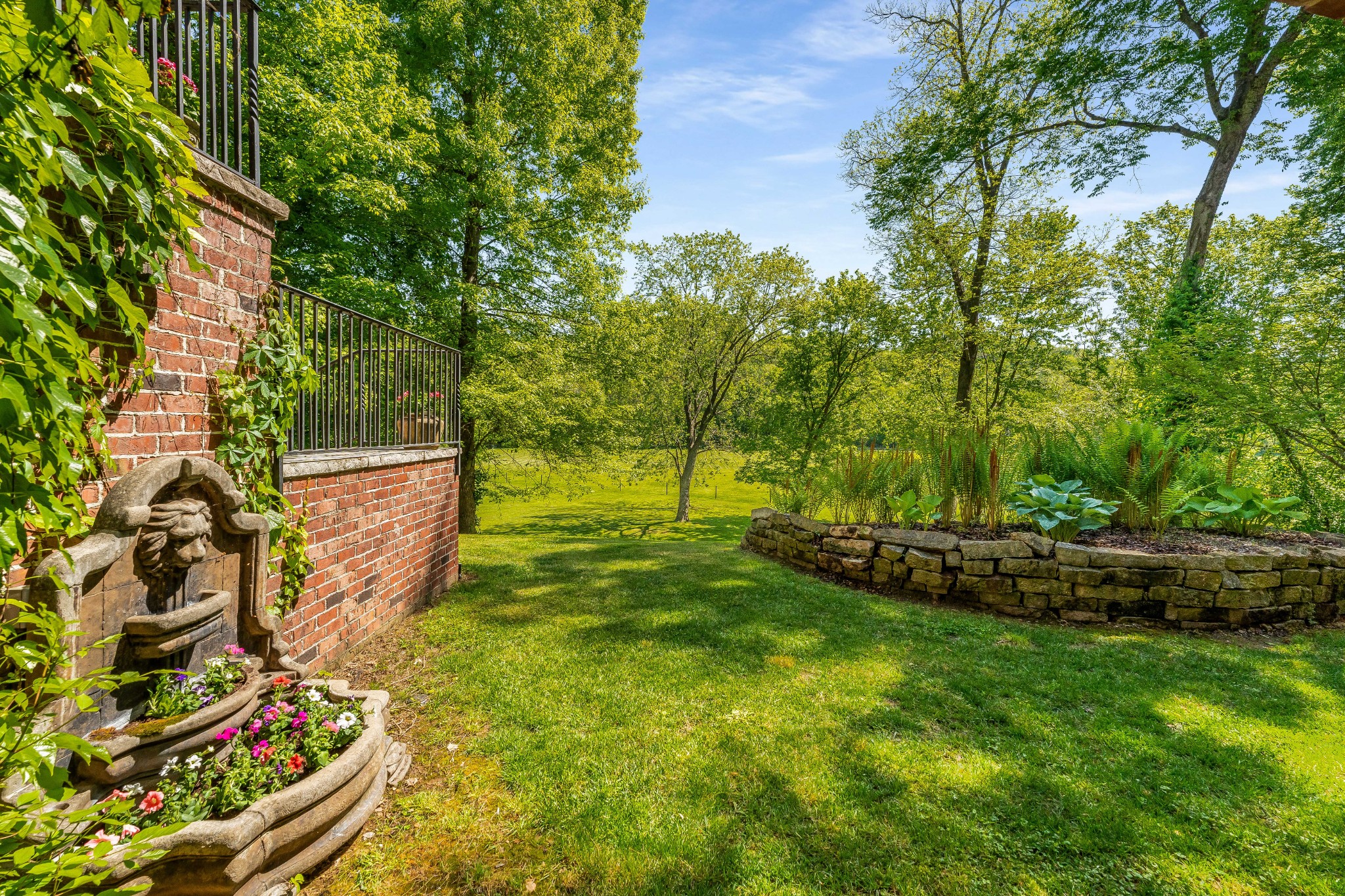 2876 Sawyer Bend Rd