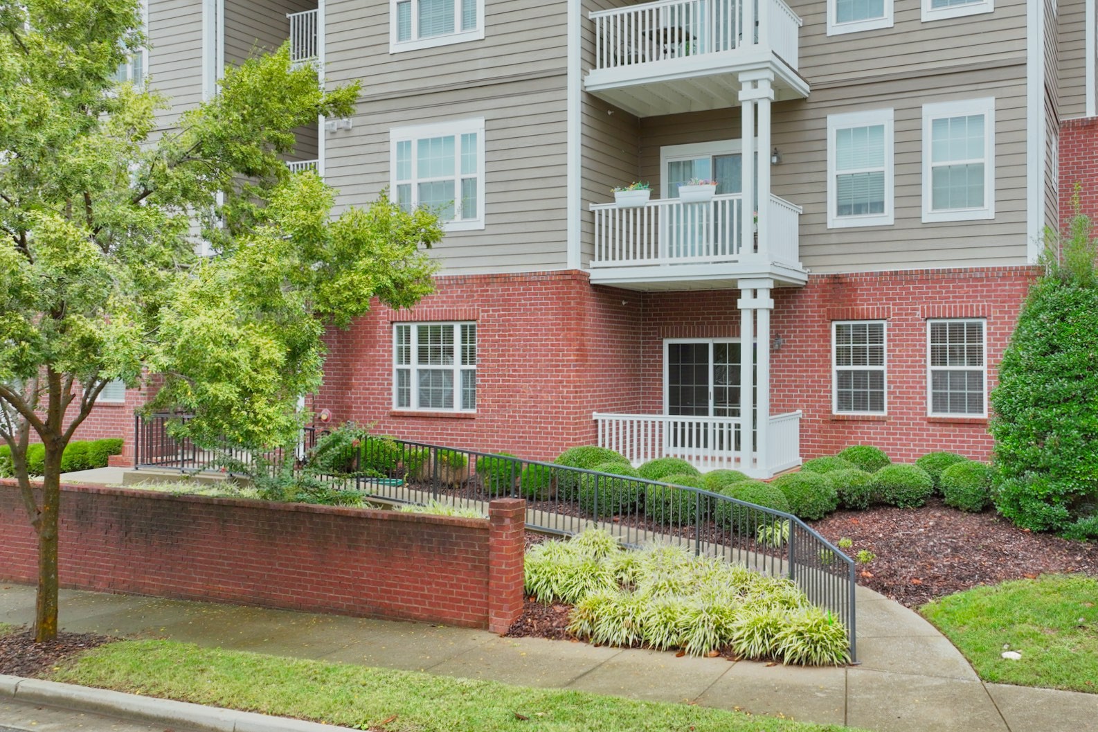 8121 Lenox Creekside Dr Unit: 2