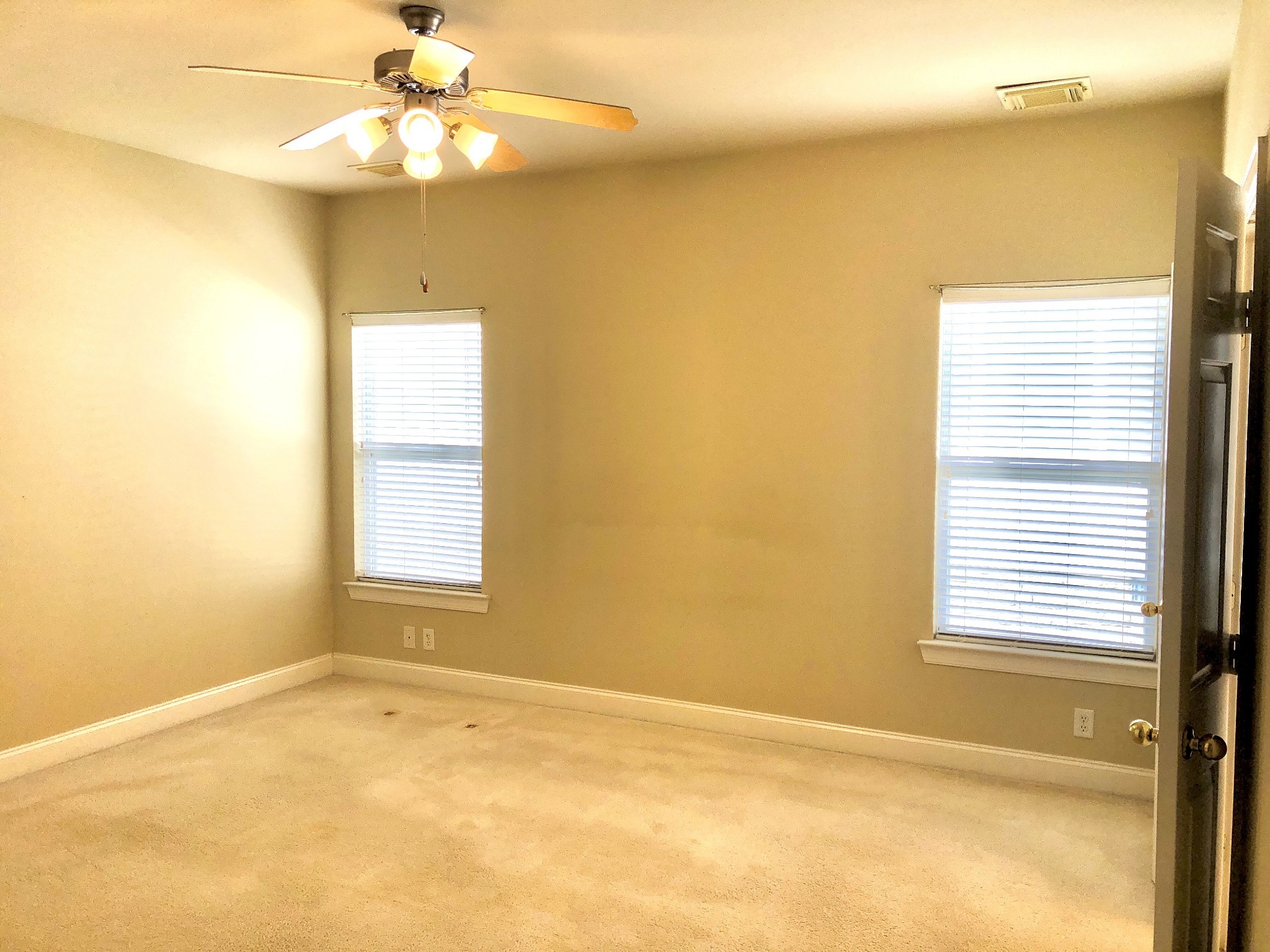1608 Longmont Ct