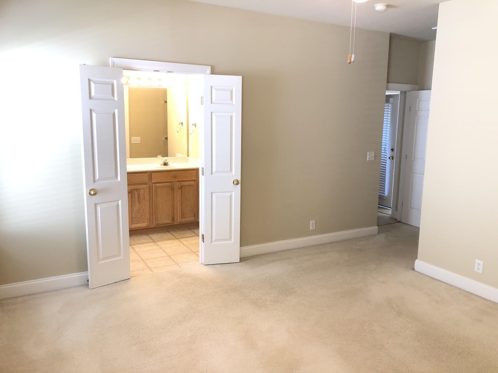 1608 Longmont Ct