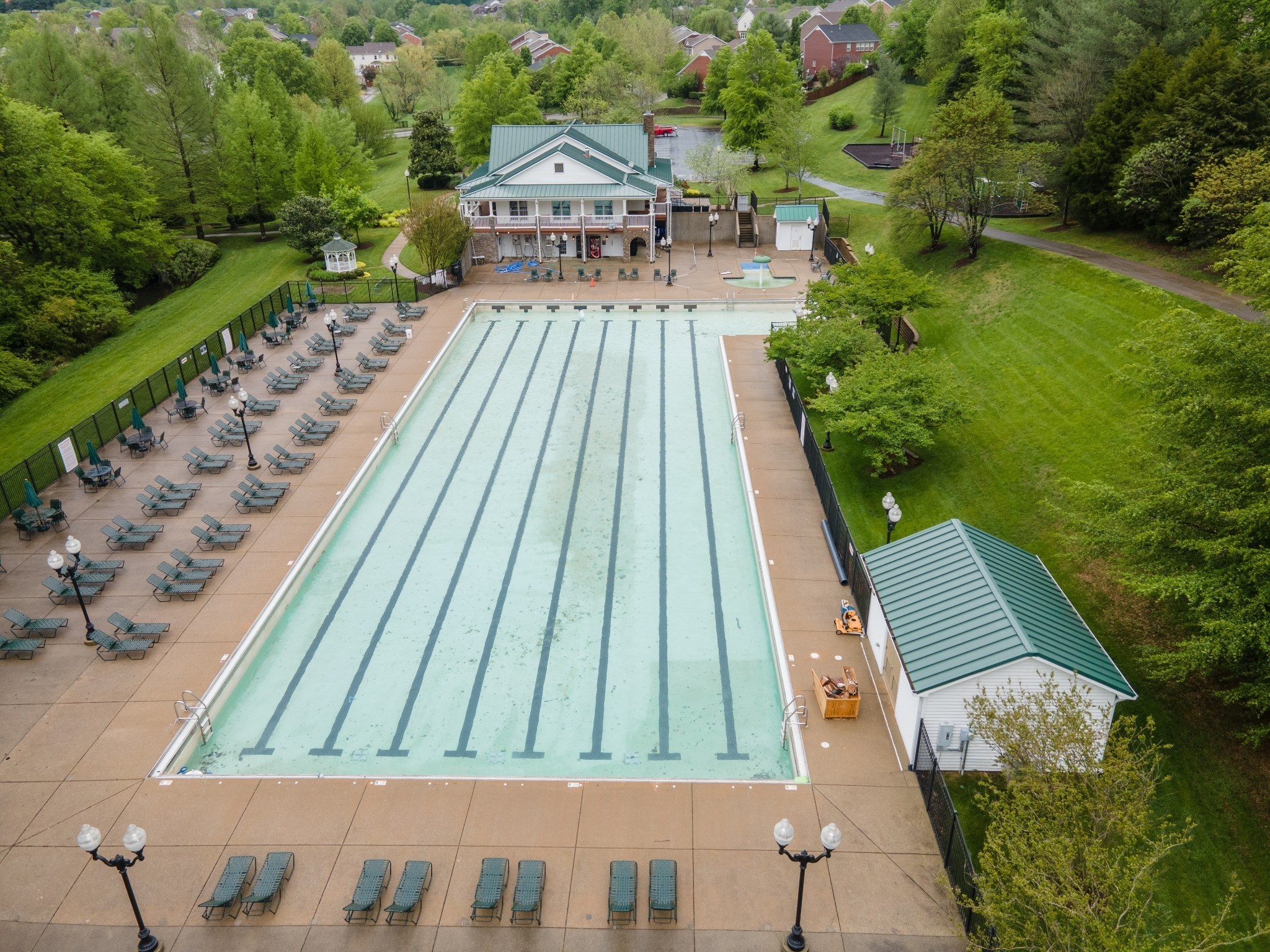 1608 Longmont Ct