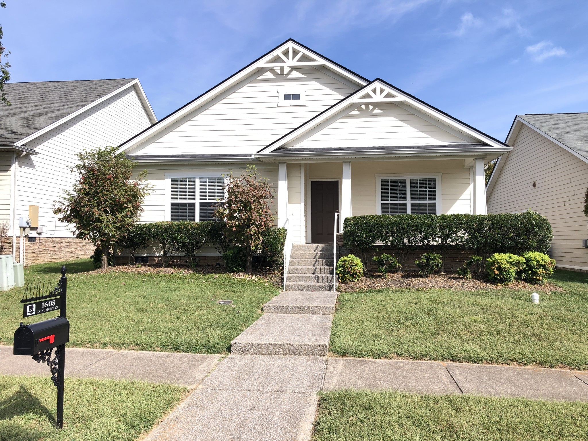 1608 Longmont Ct