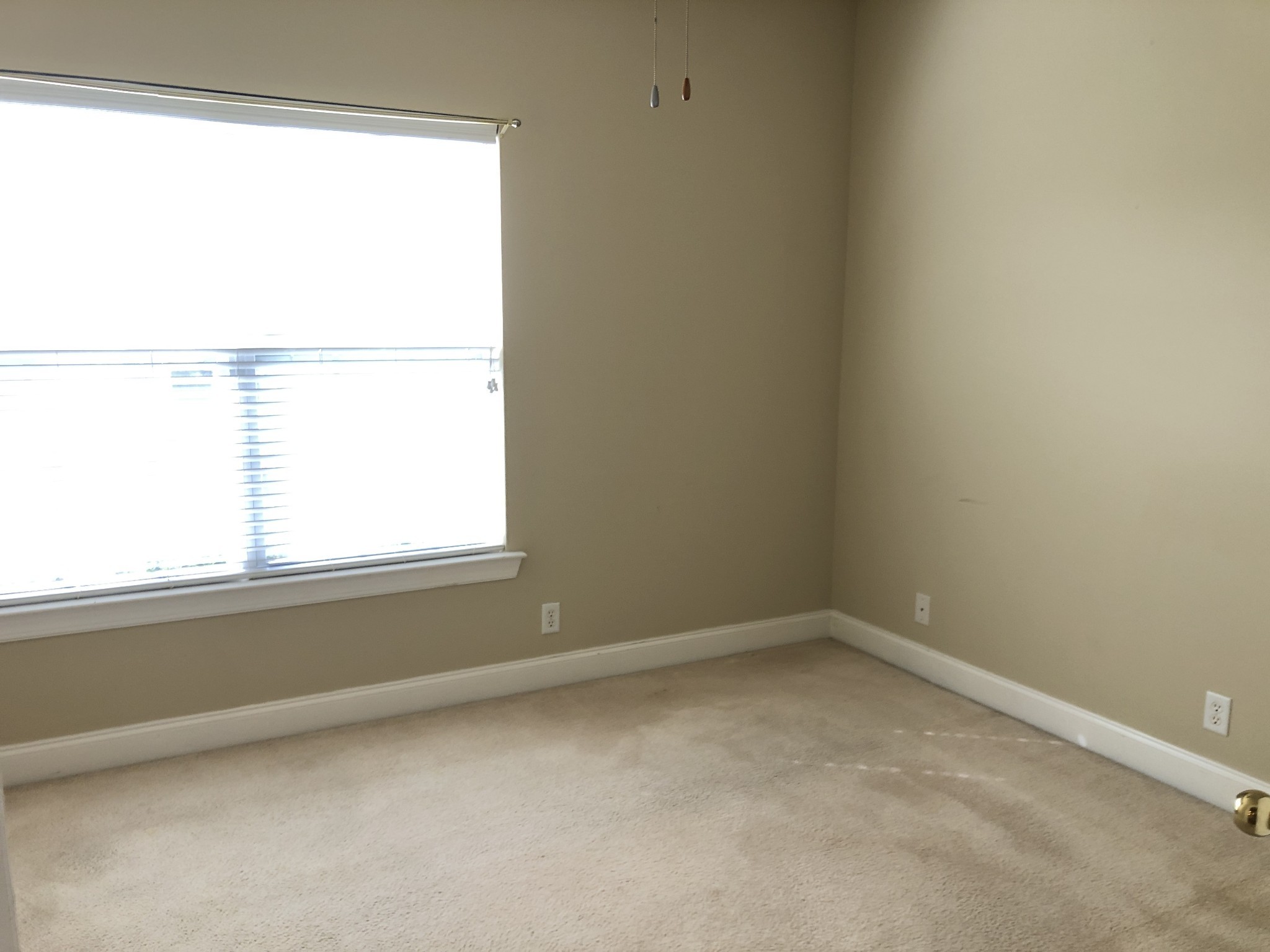 1608 Longmont Ct