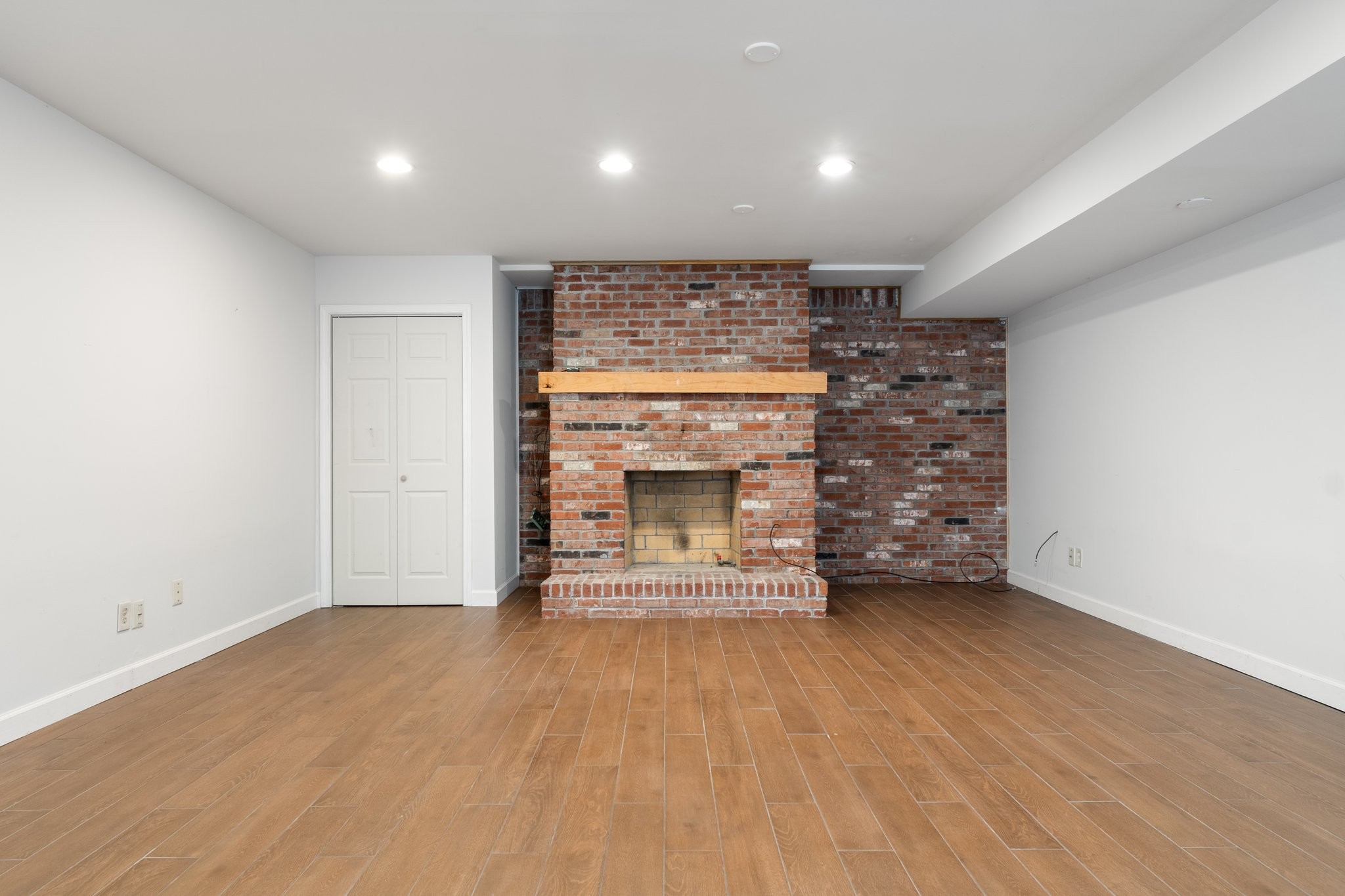 1406 Grandview Dr
