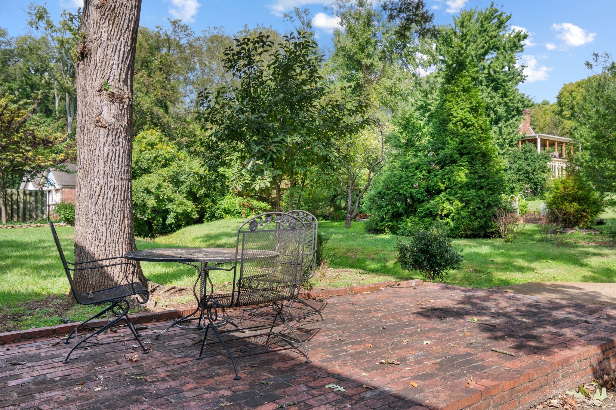 1406 Grandview Dr