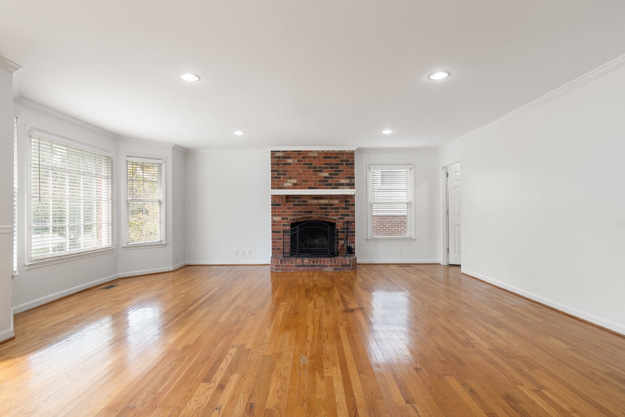 1406 Grandview Dr