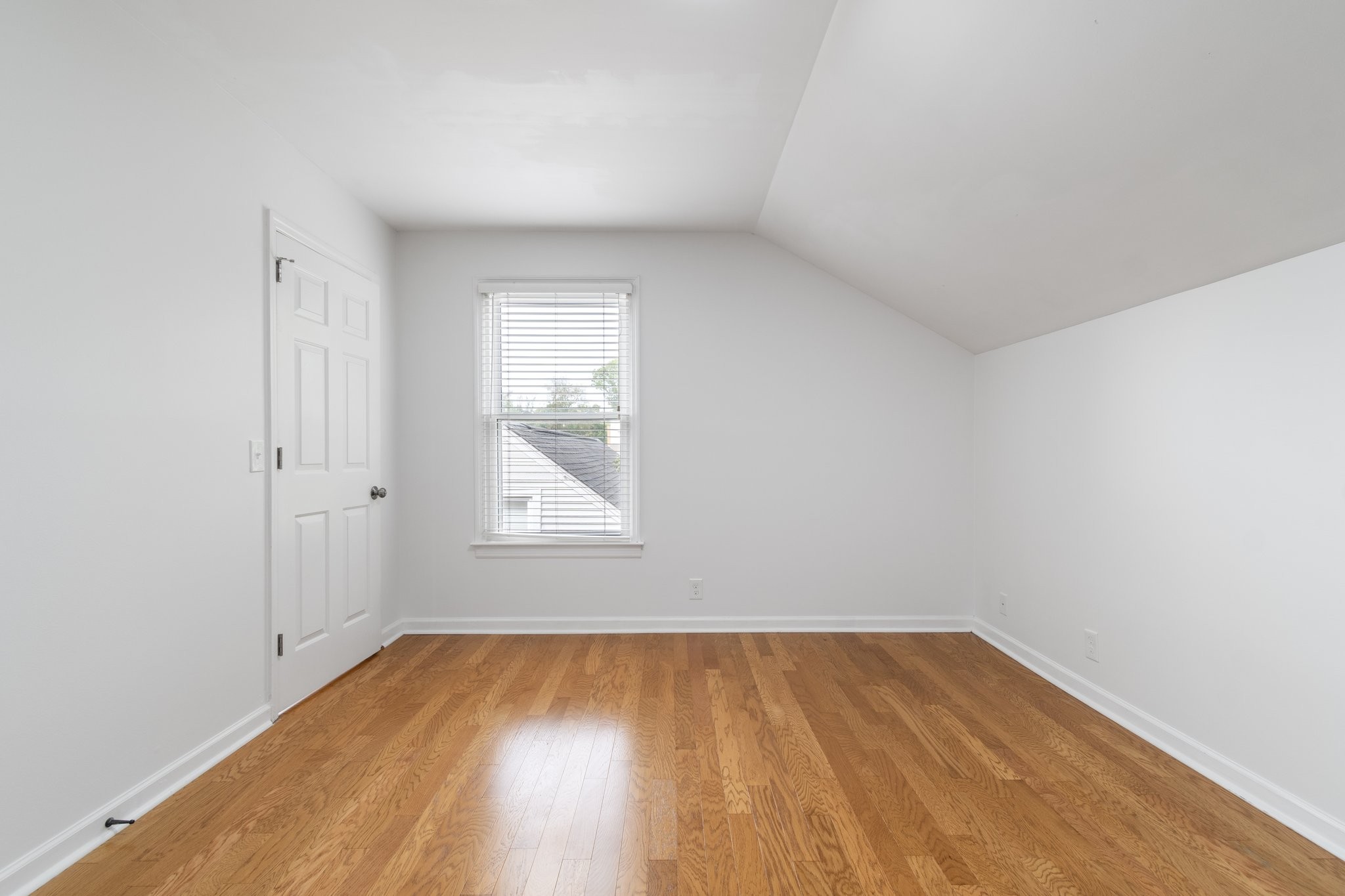 1406 Grandview Dr