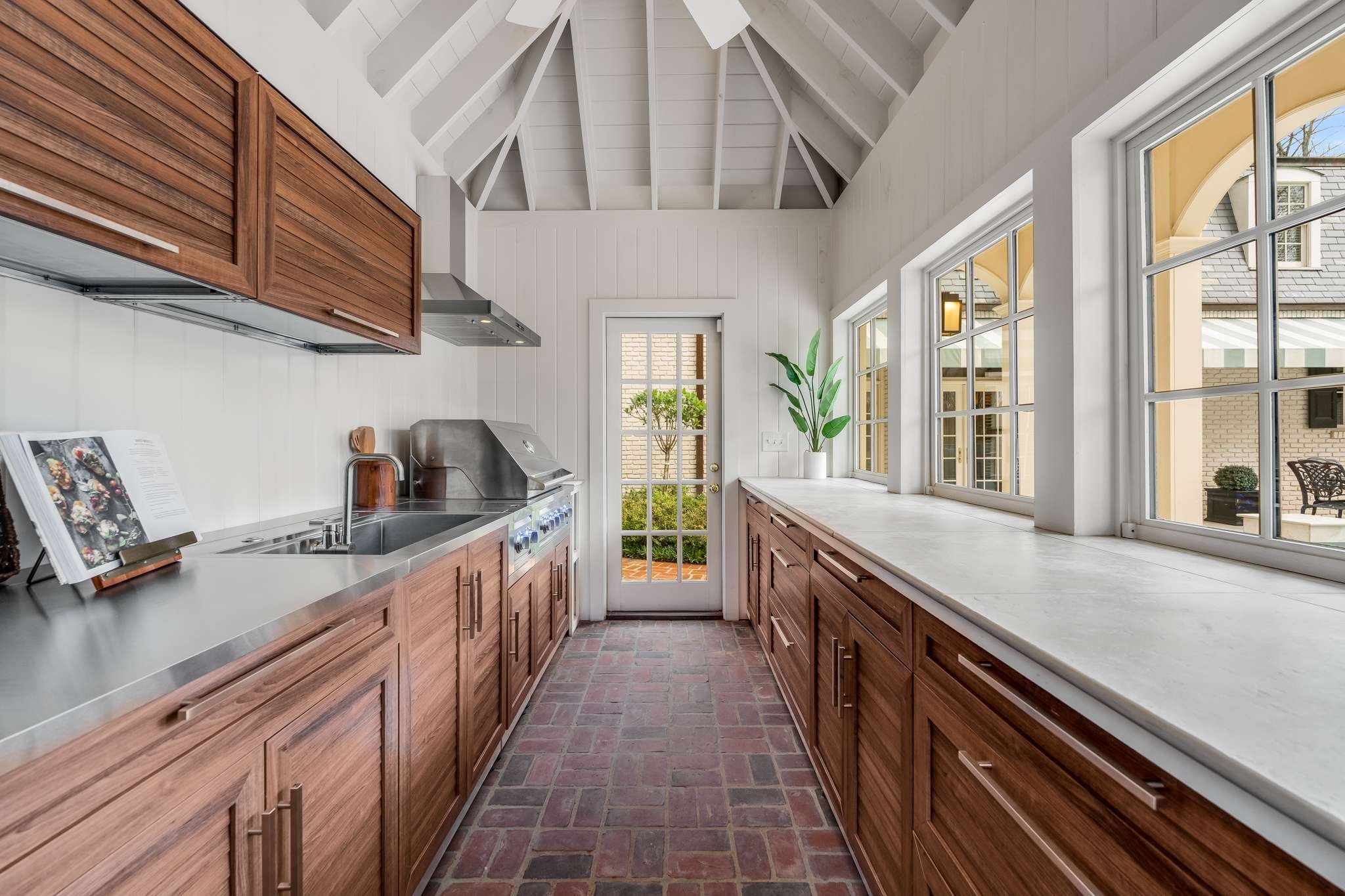 4412 Chickering Lane