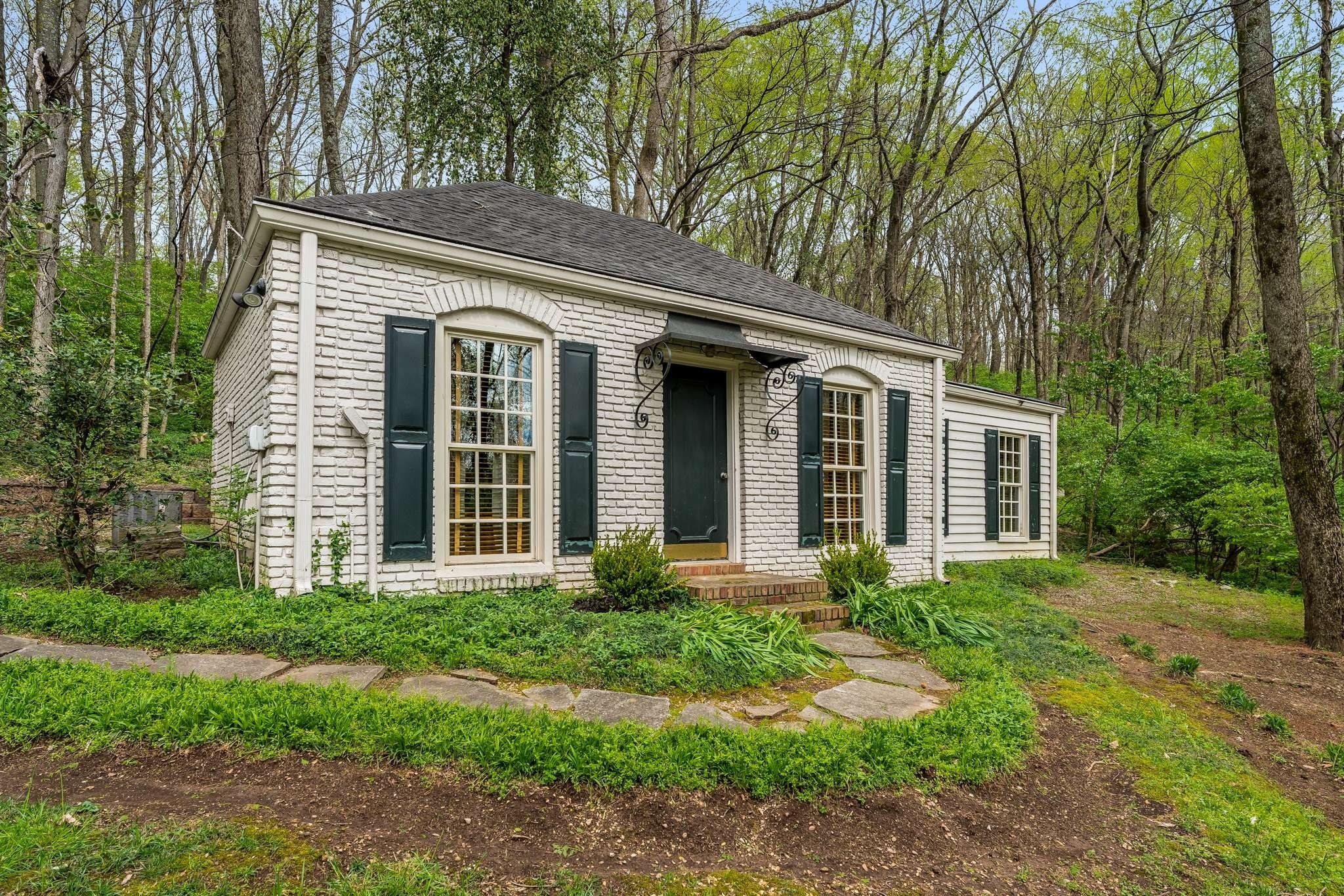 4412 Chickering Lane
