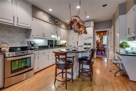 204 Moultrie Park