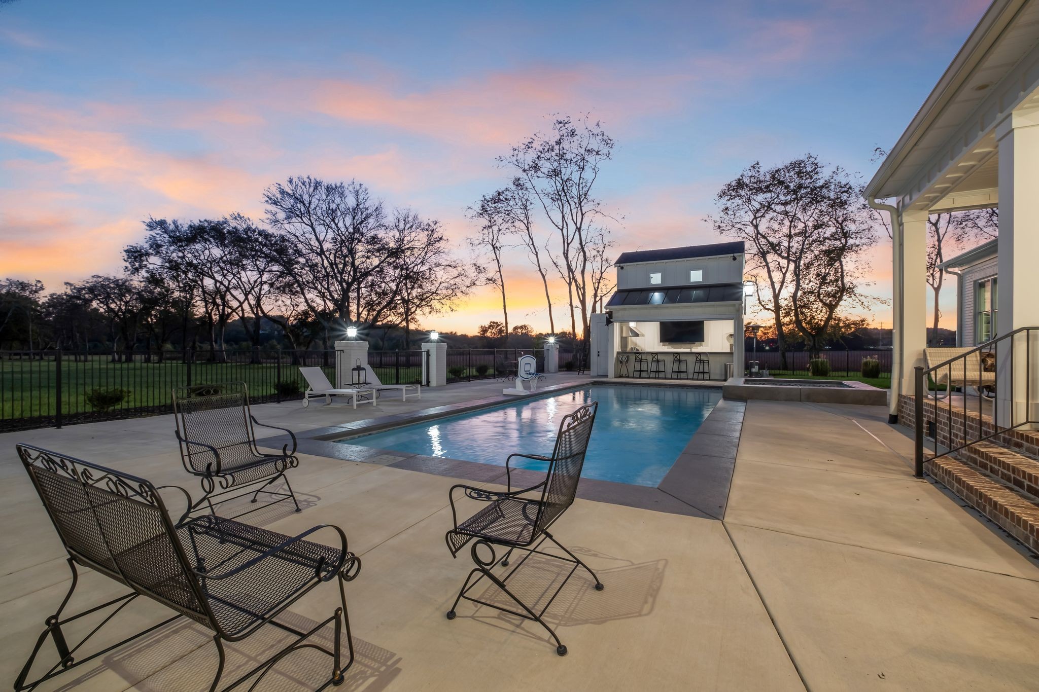 4855 Murfreesboro Rd