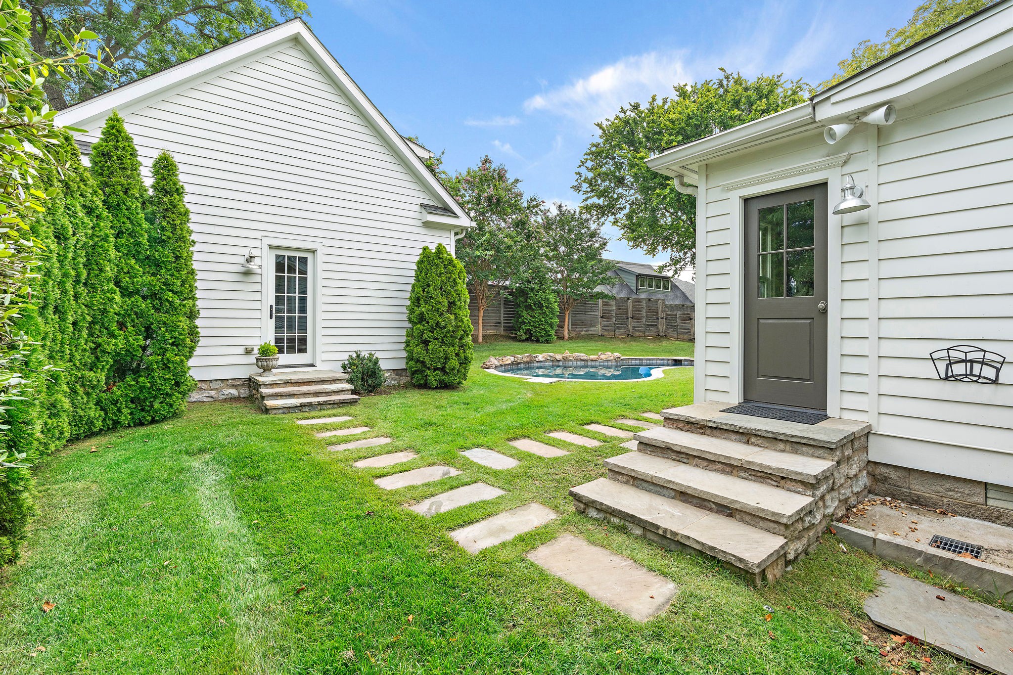 1104 Halcyon Ave
